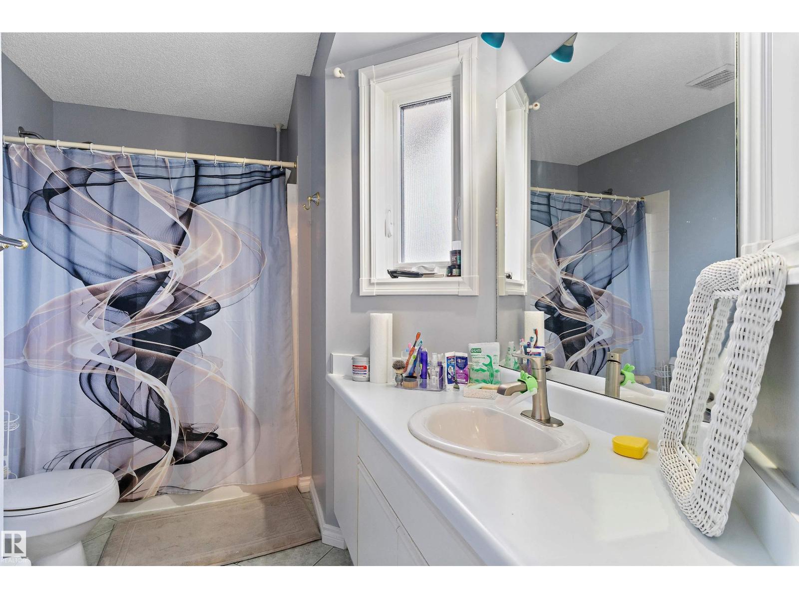 8904 170A AV NW - 22