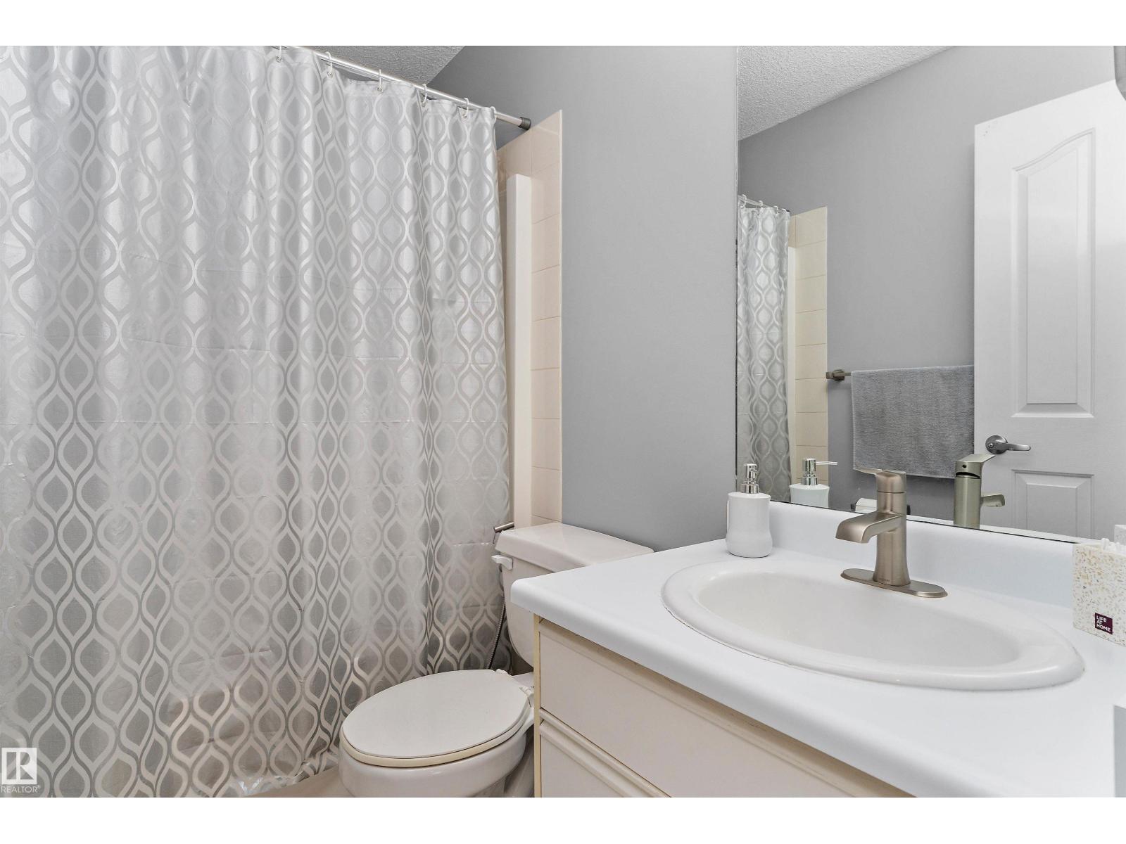 8904 170A AV NW - 24