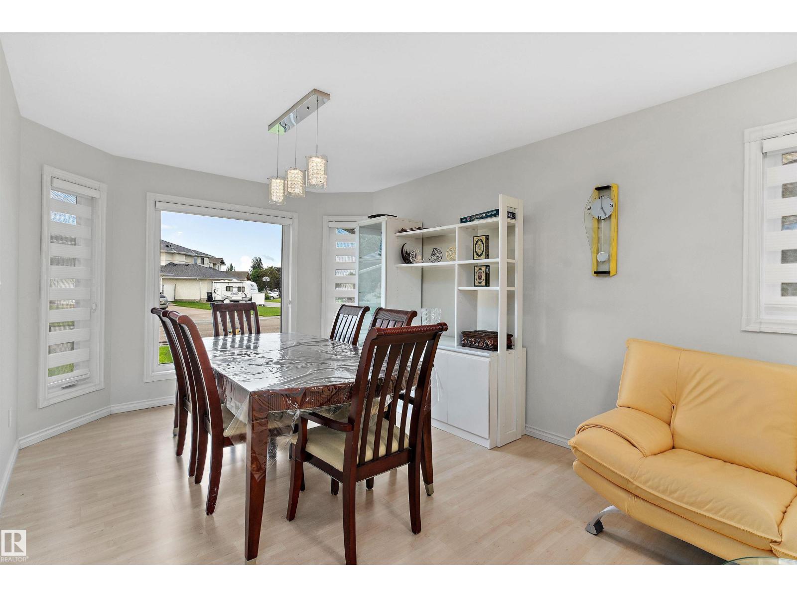 8904 170A AV NW - 4