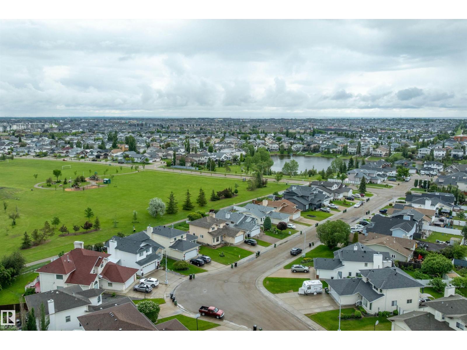 8904 170A AV NW - 50