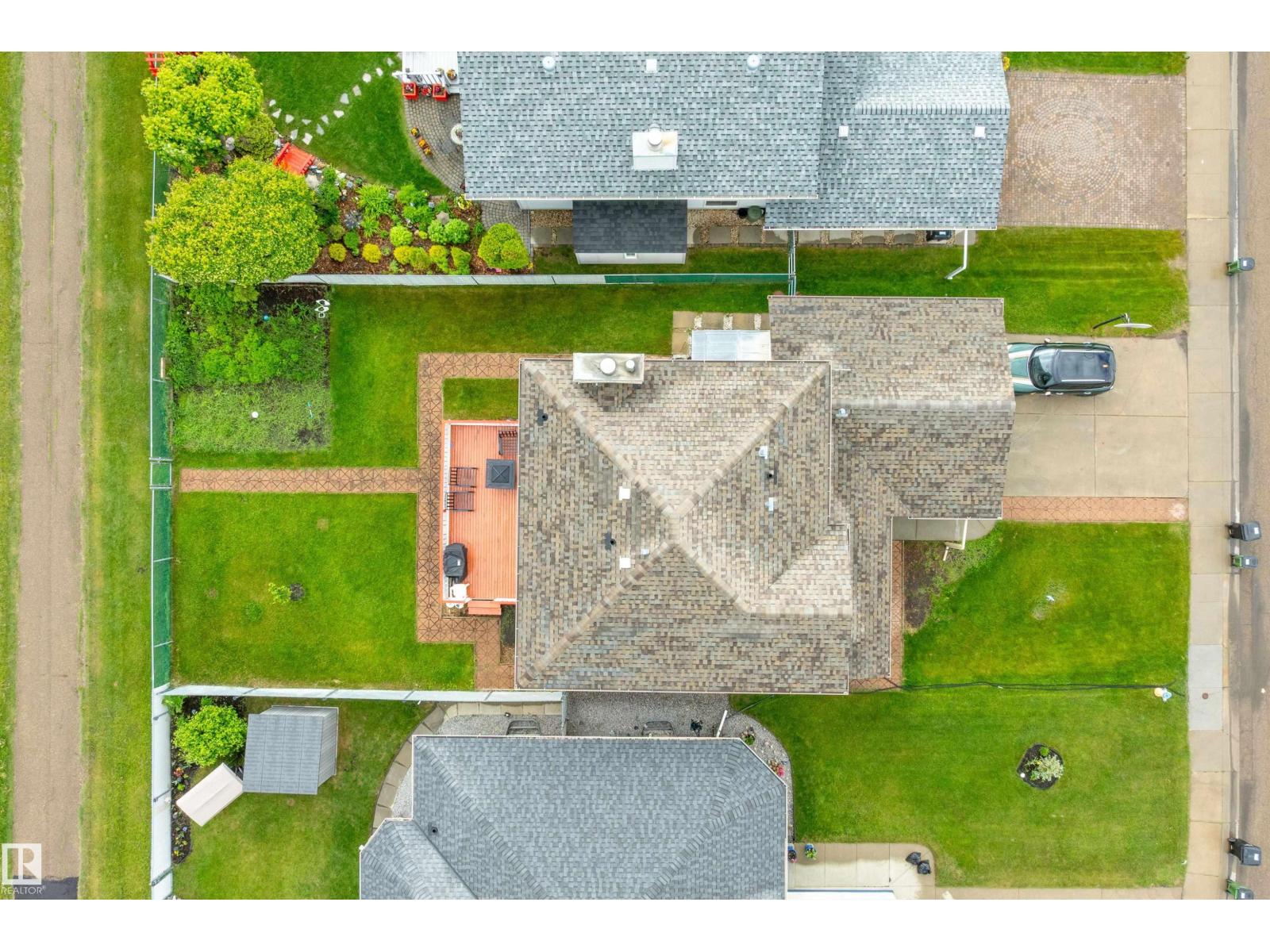 8904 170A AV NW - 52