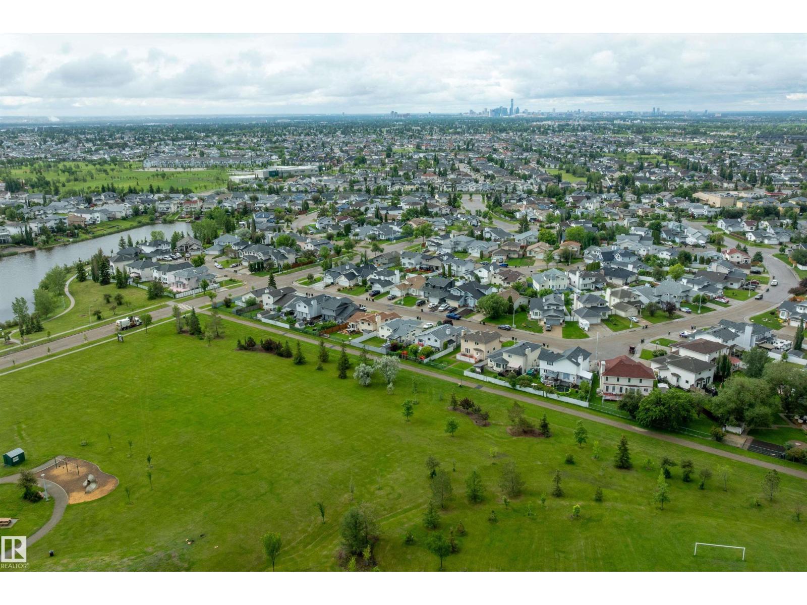 8904 170A AV NW - 55