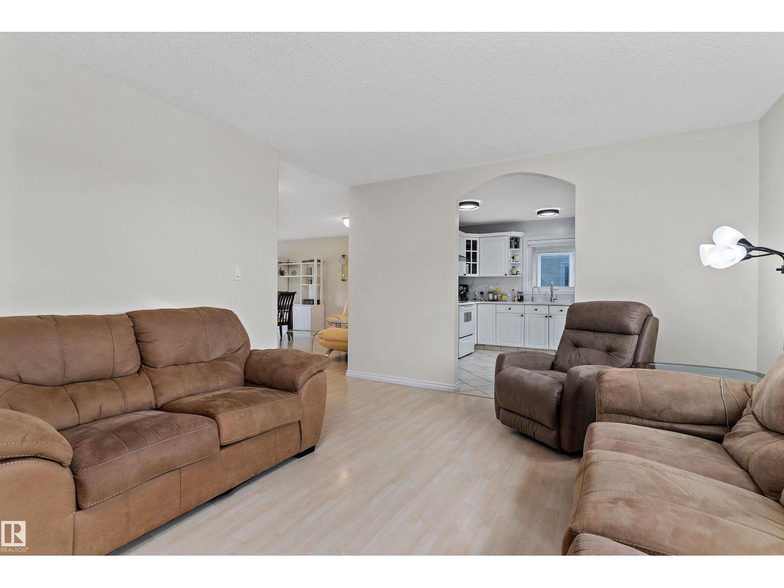 8904 170A AV NW - 9