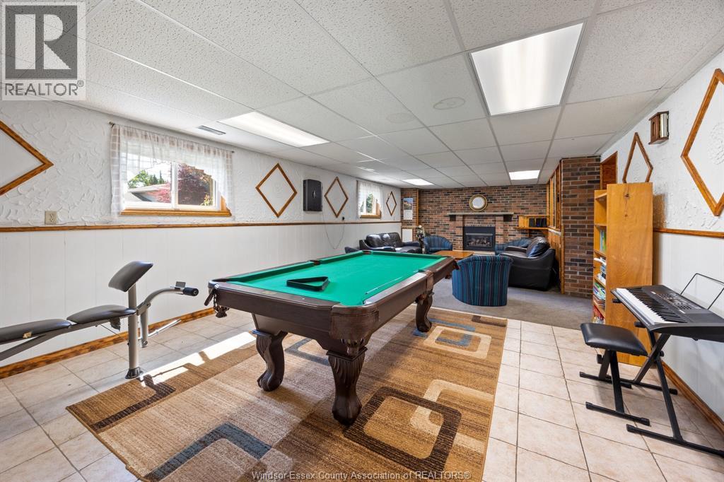 1545 WILLOW DRIVE - 19