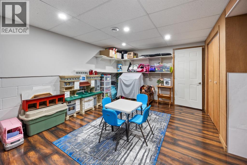 1545 WILLOW DRIVE - 22