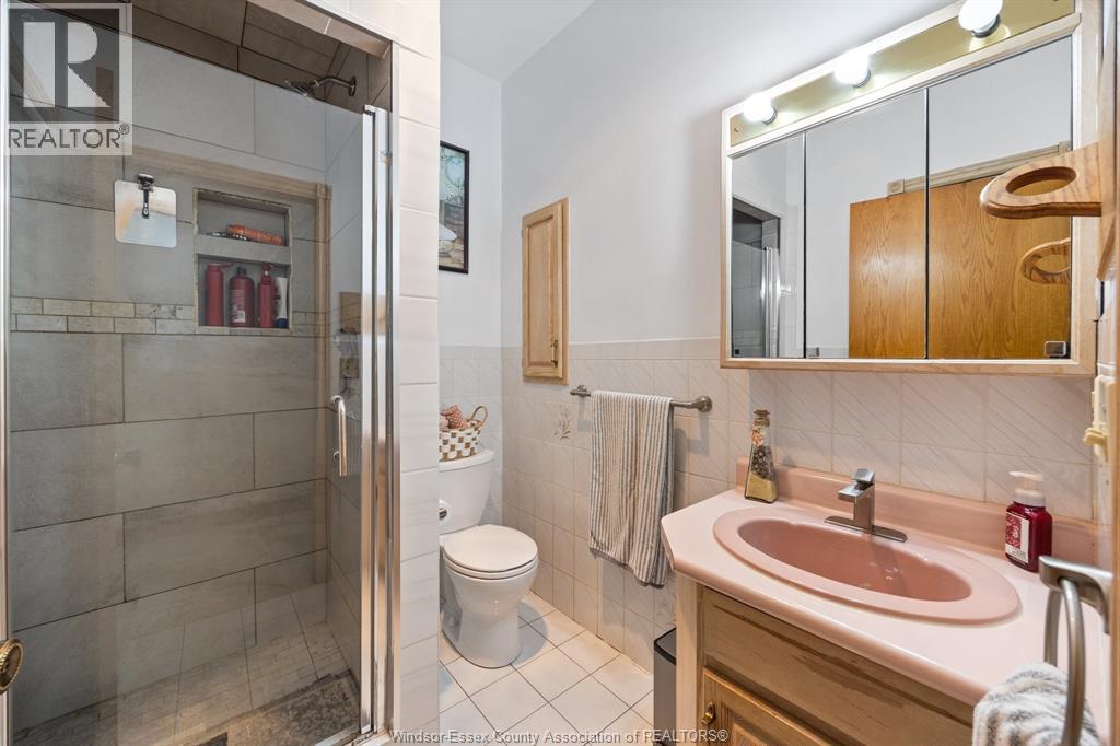 1545 WILLOW DRIVE - 23
