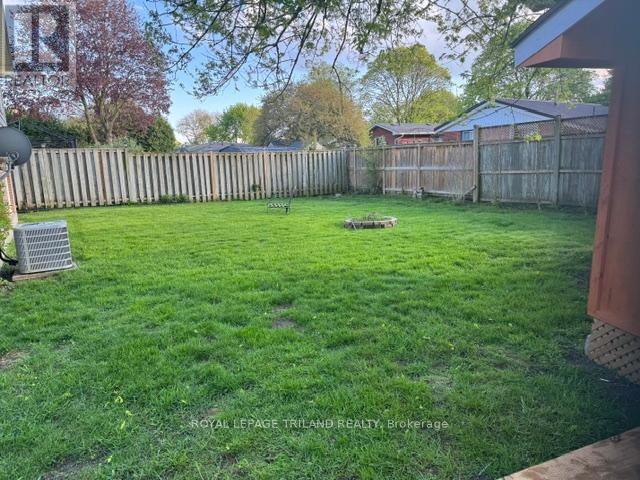 66 GARLAND CRESCENT - 32