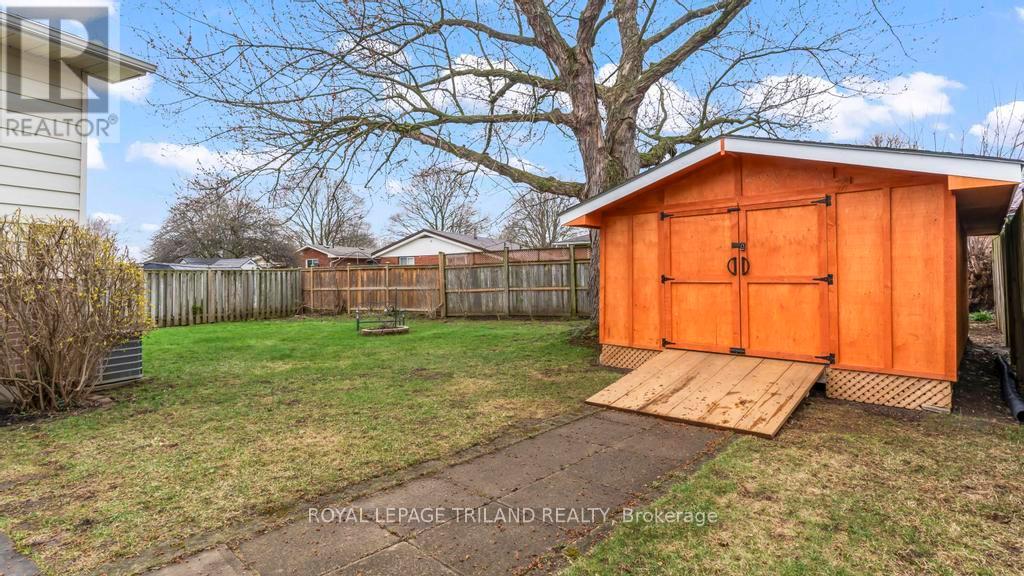 66 GARLAND CRESCENT - 33