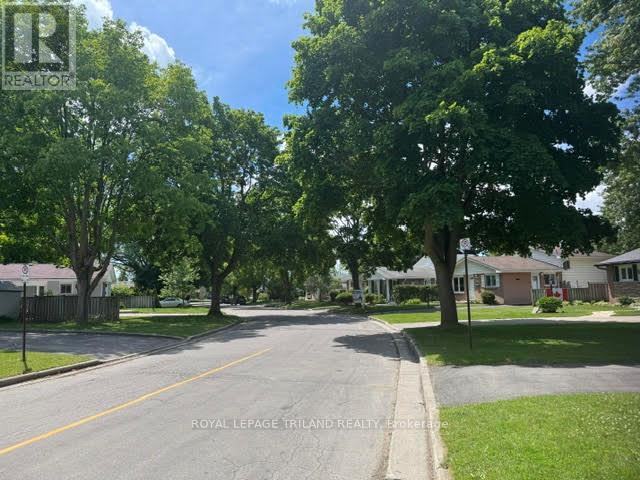 66 GARLAND CRESCENT - 6