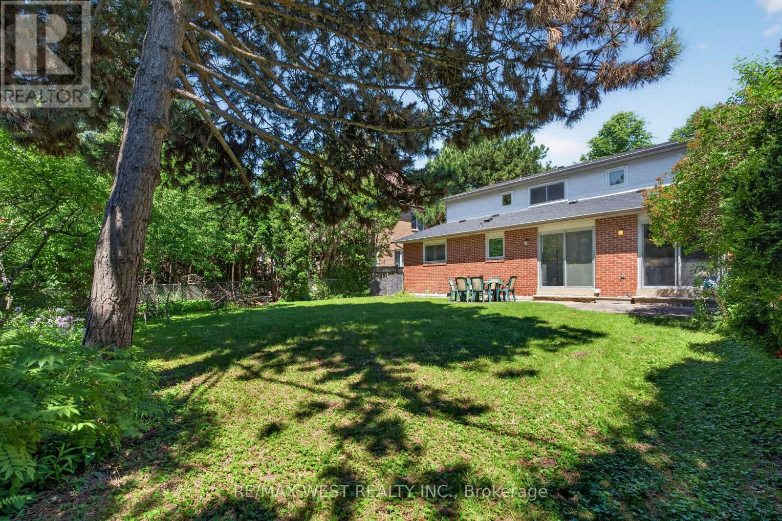 9 HARLINGTON ROAD - 42