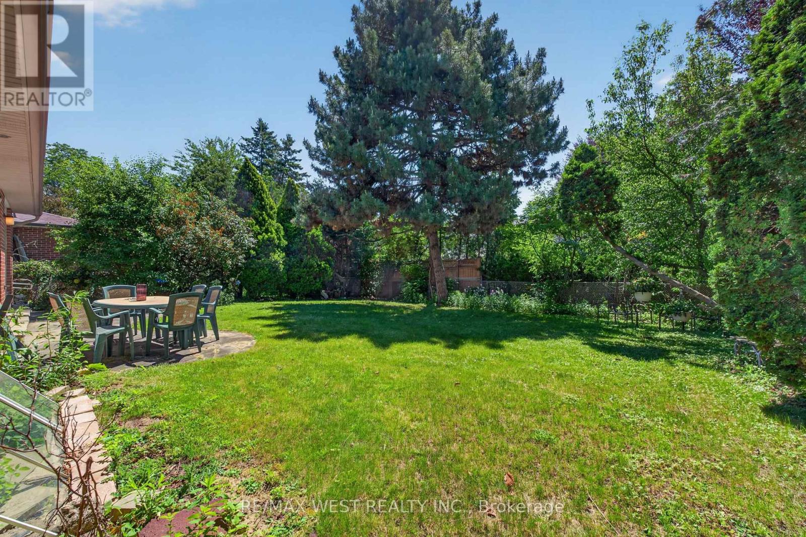 9 HARLINGTON ROAD - 43