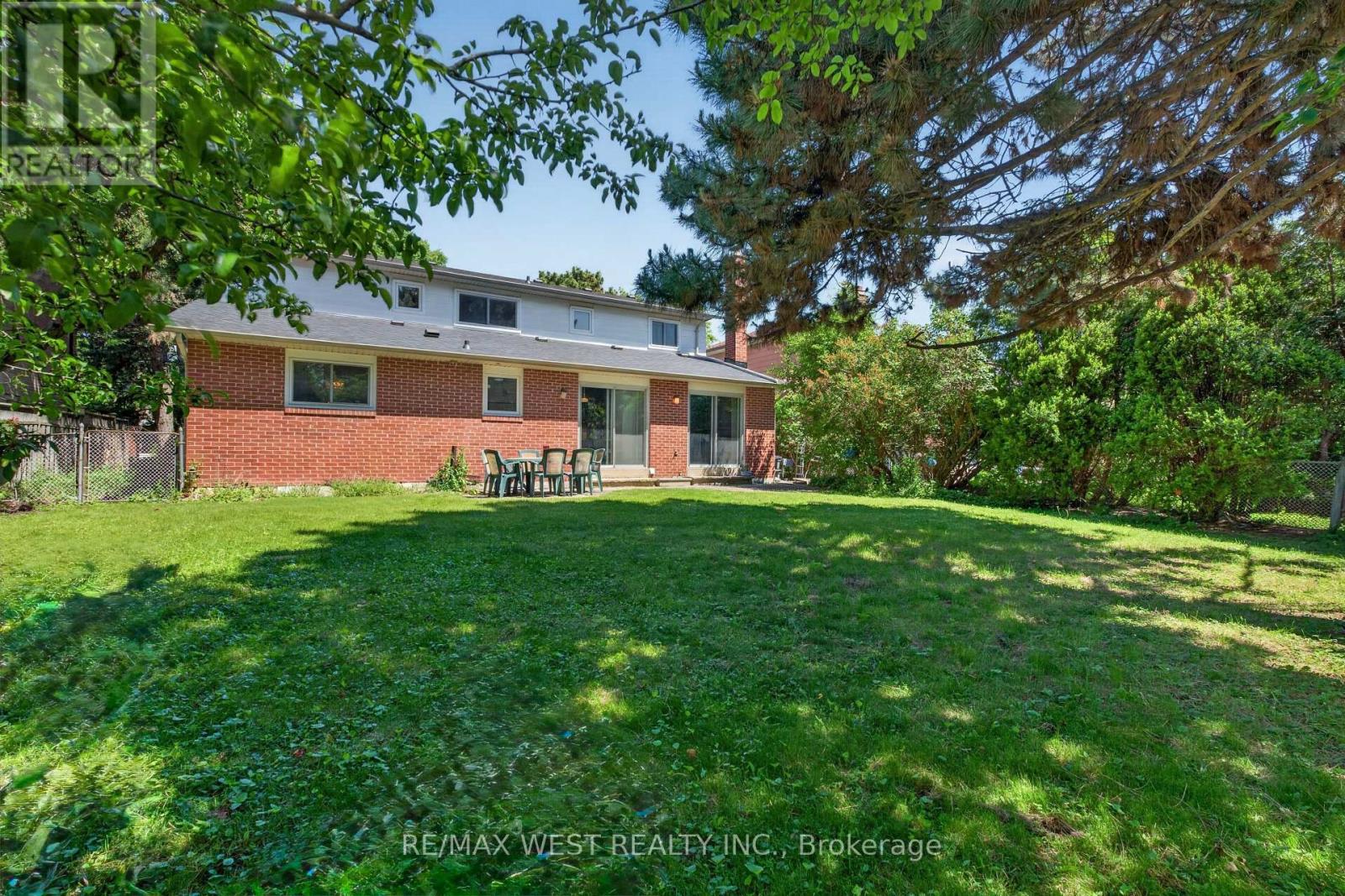 9 HARLINGTON ROAD - 44