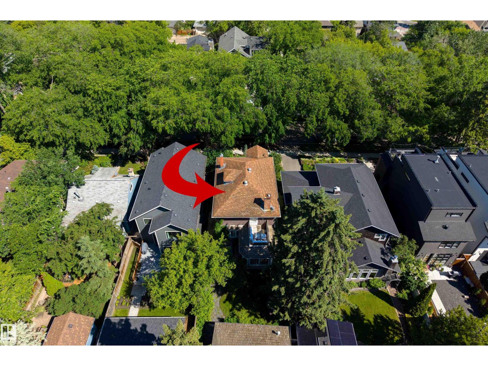 9819 92 AV NW — photo 35