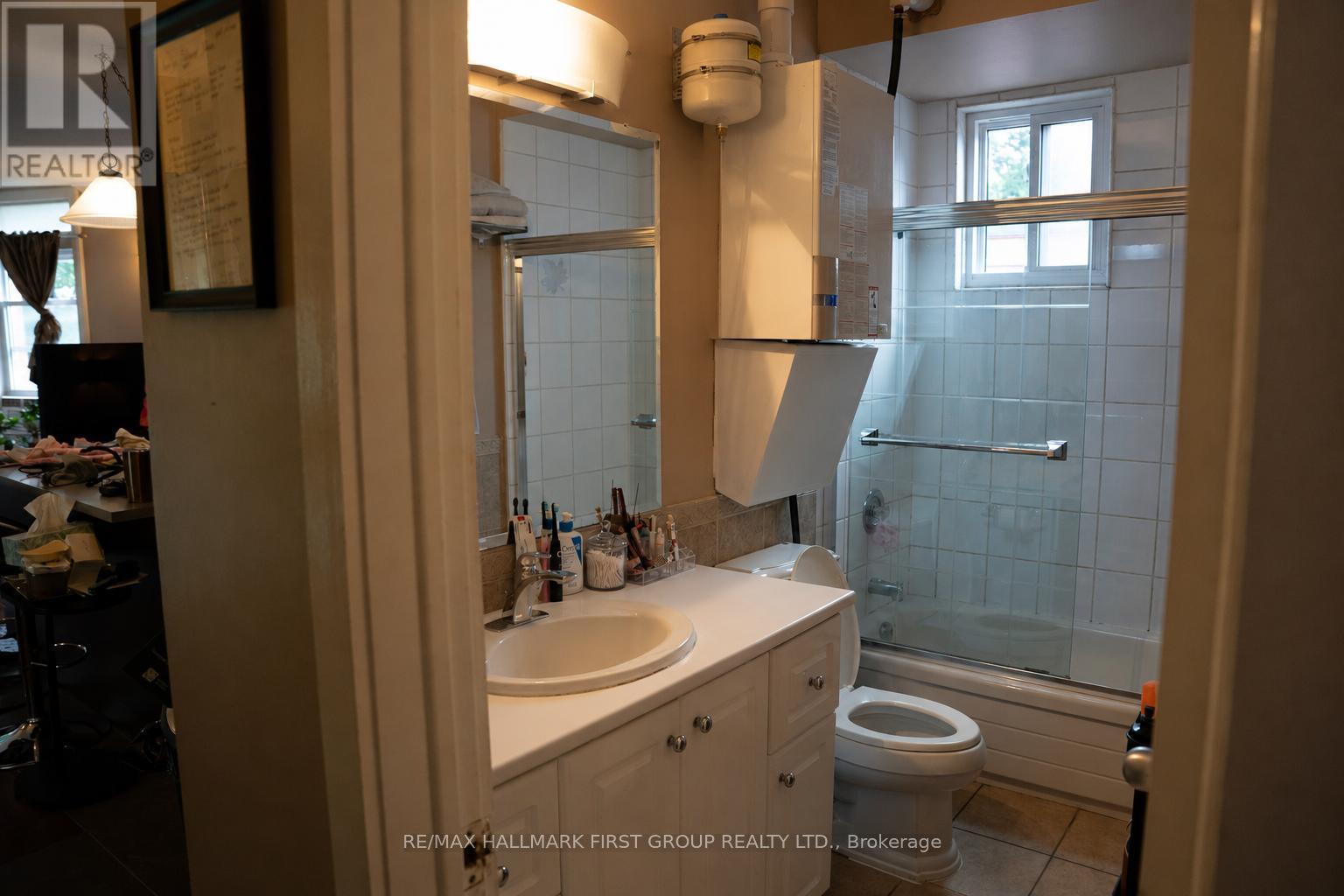 307 GREENWOOD AVENUE - 17