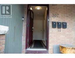Living room - 307 Greenwood Avenue, Toronto, ON M4L2R6 Photo 10