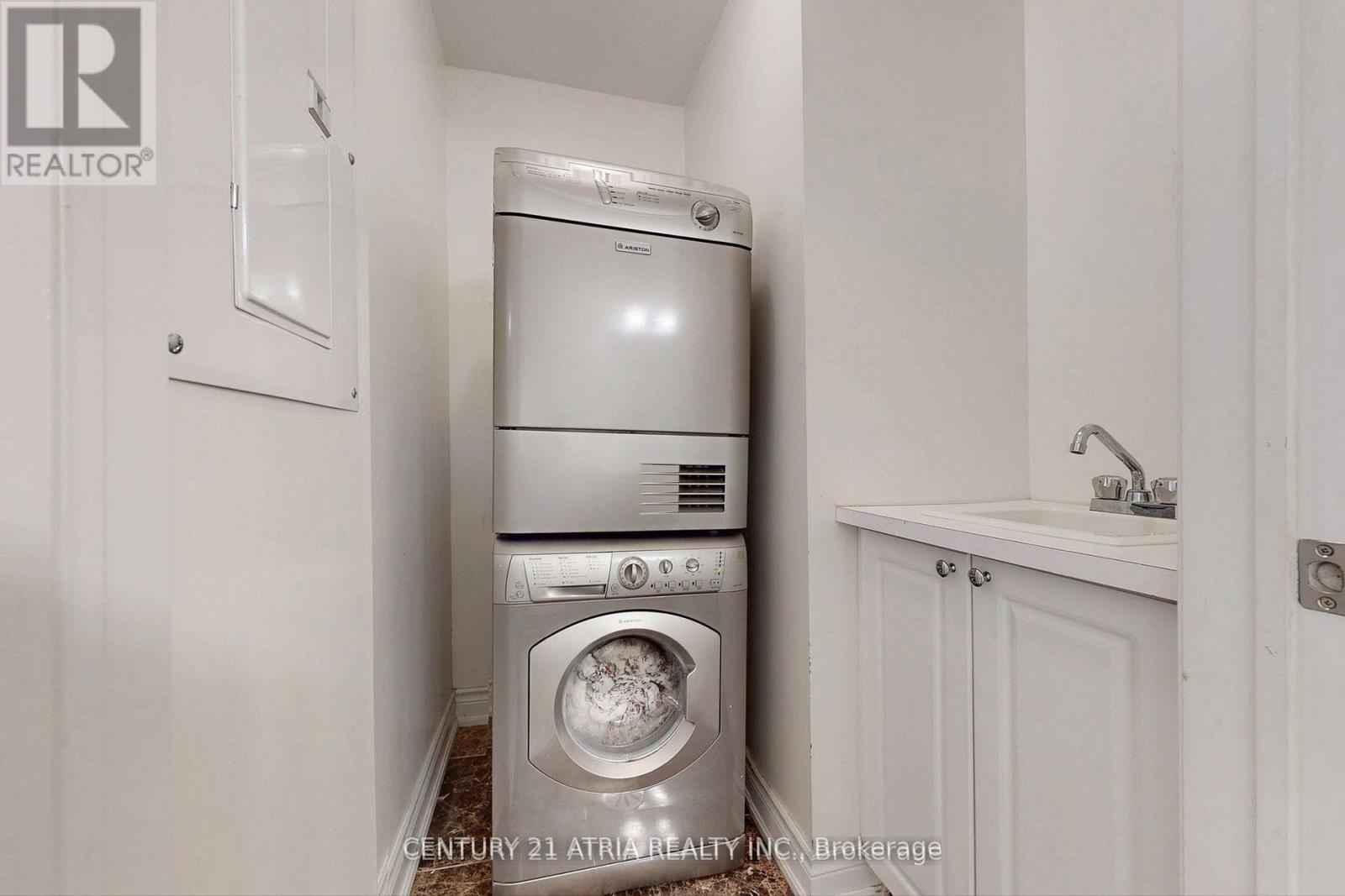 76 HARGRAVE LANE - 34