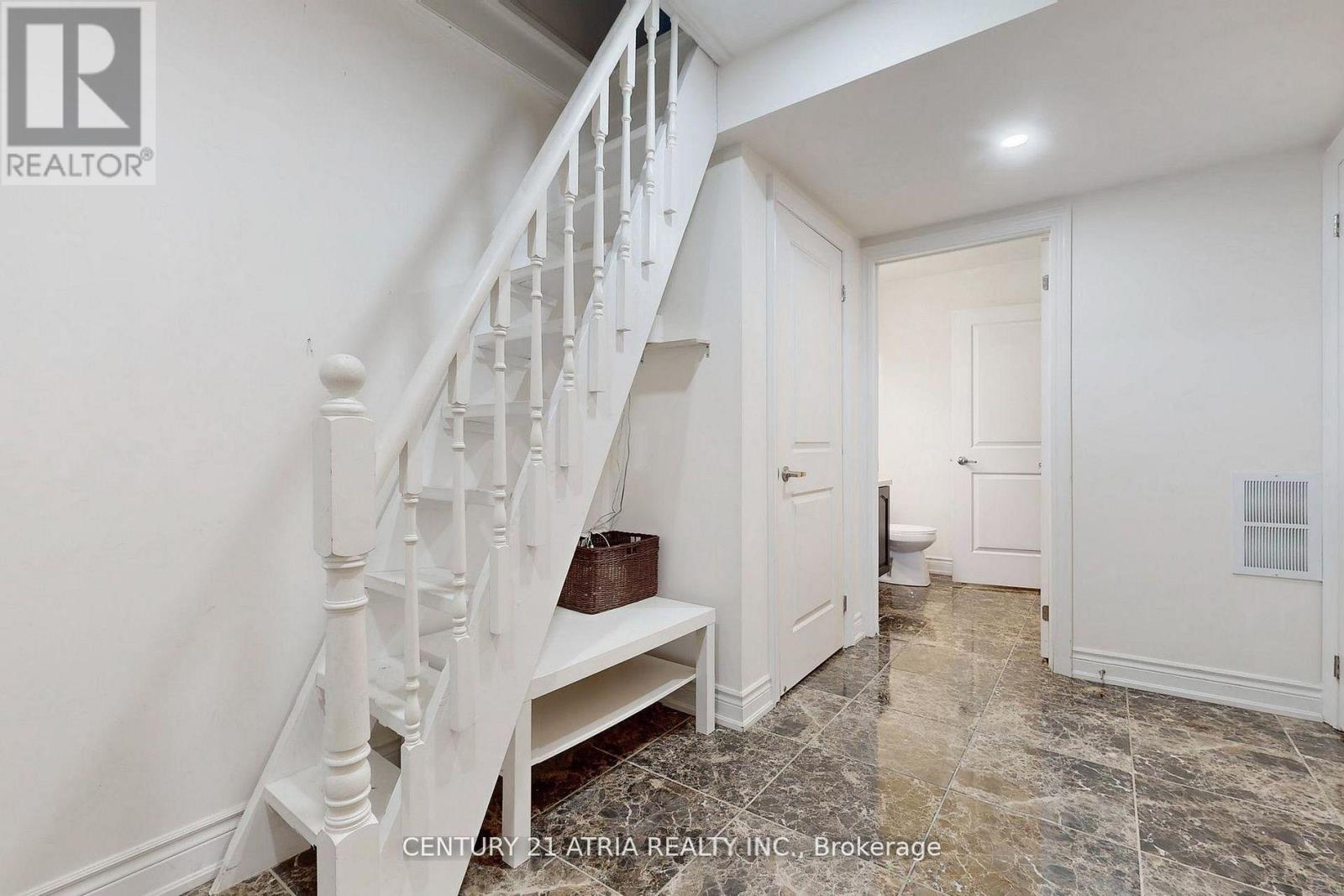 76 HARGRAVE LANE - 31