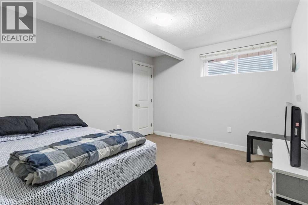 19 Saddleland Drive - 34
