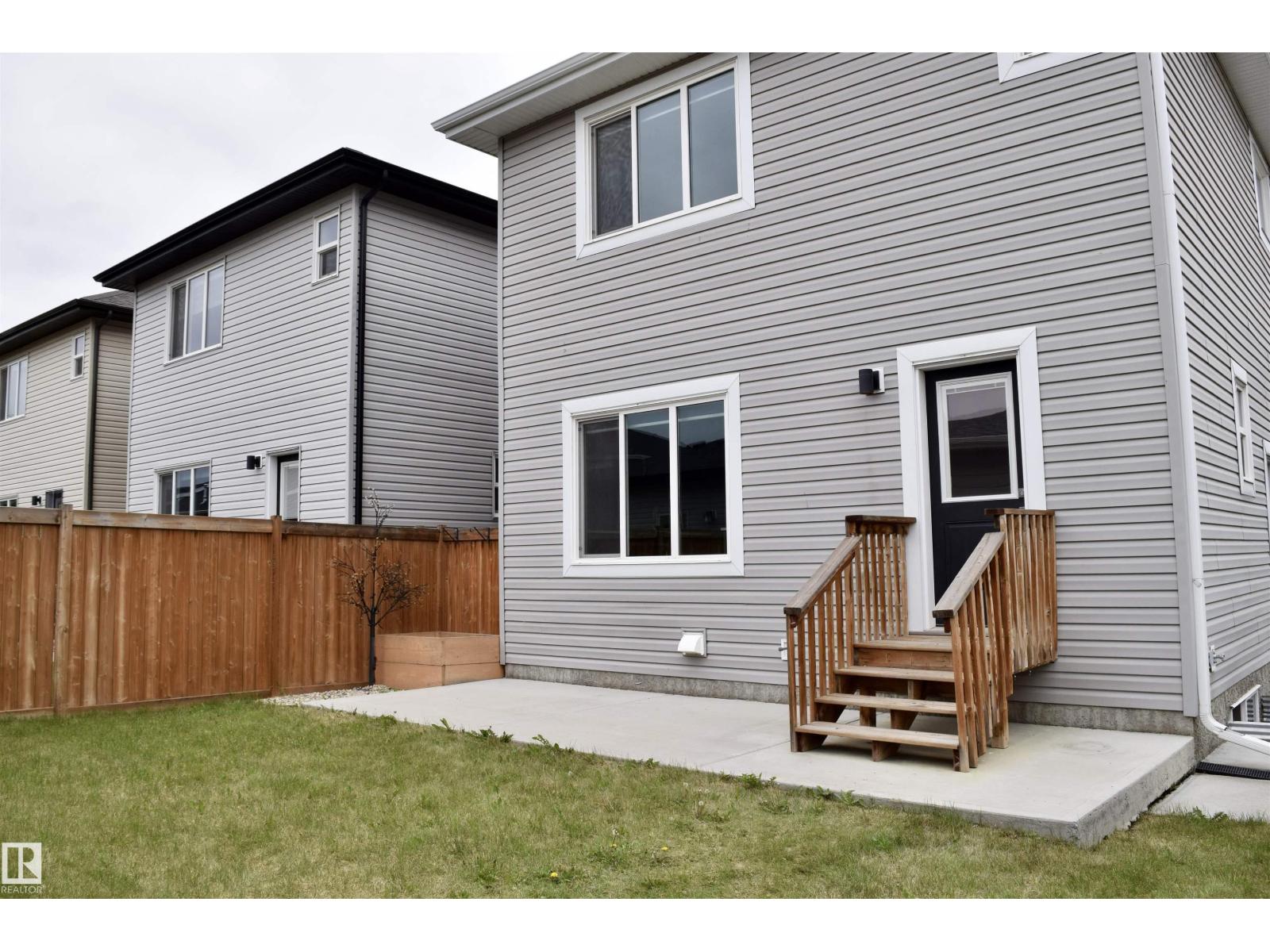 61 DILLINGHAM AV - 44