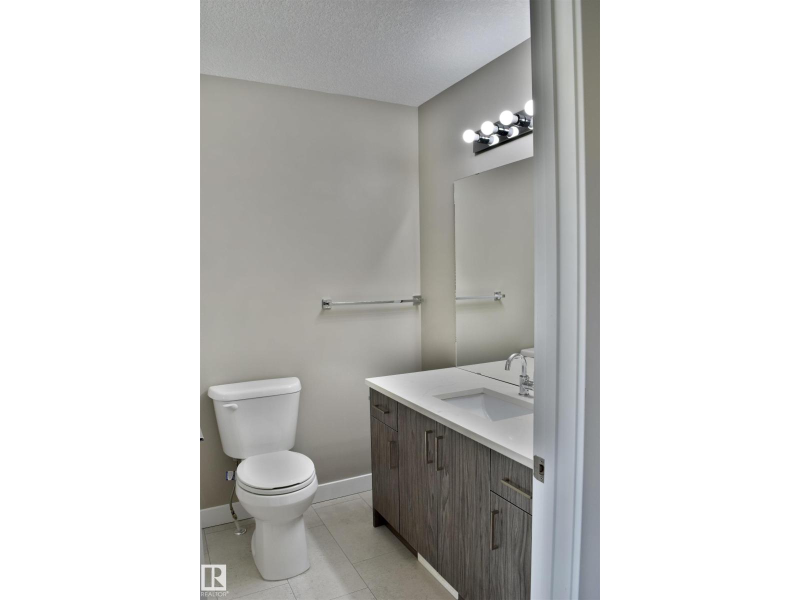 61 DILLINGHAM AV - 33