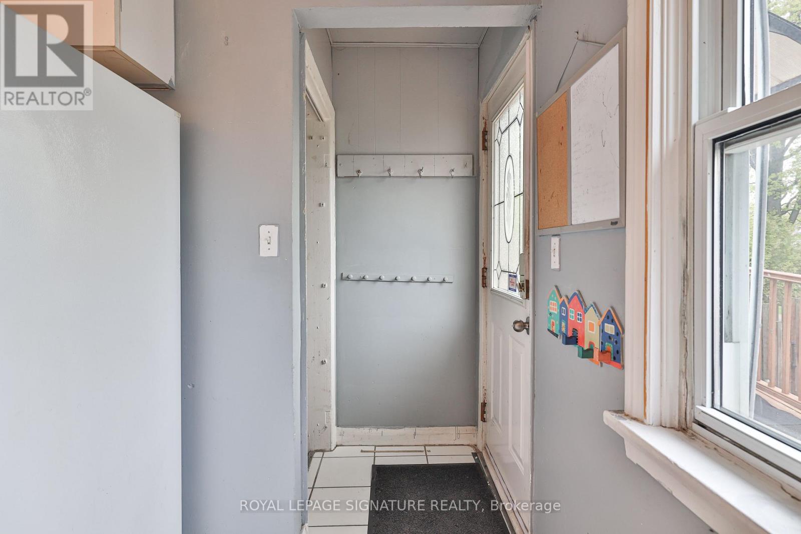 178 ANGELENE STREET - 25