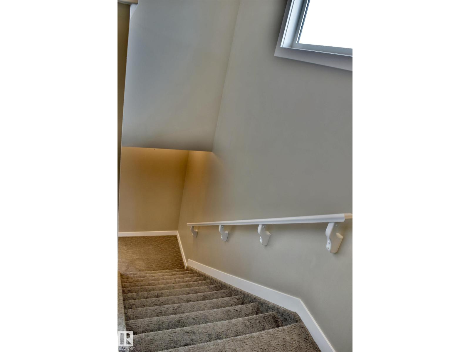 61 DILLINGHAM AV - 37