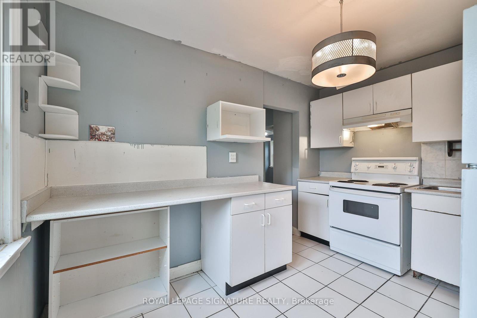 178 ANGELENE STREET - 19
