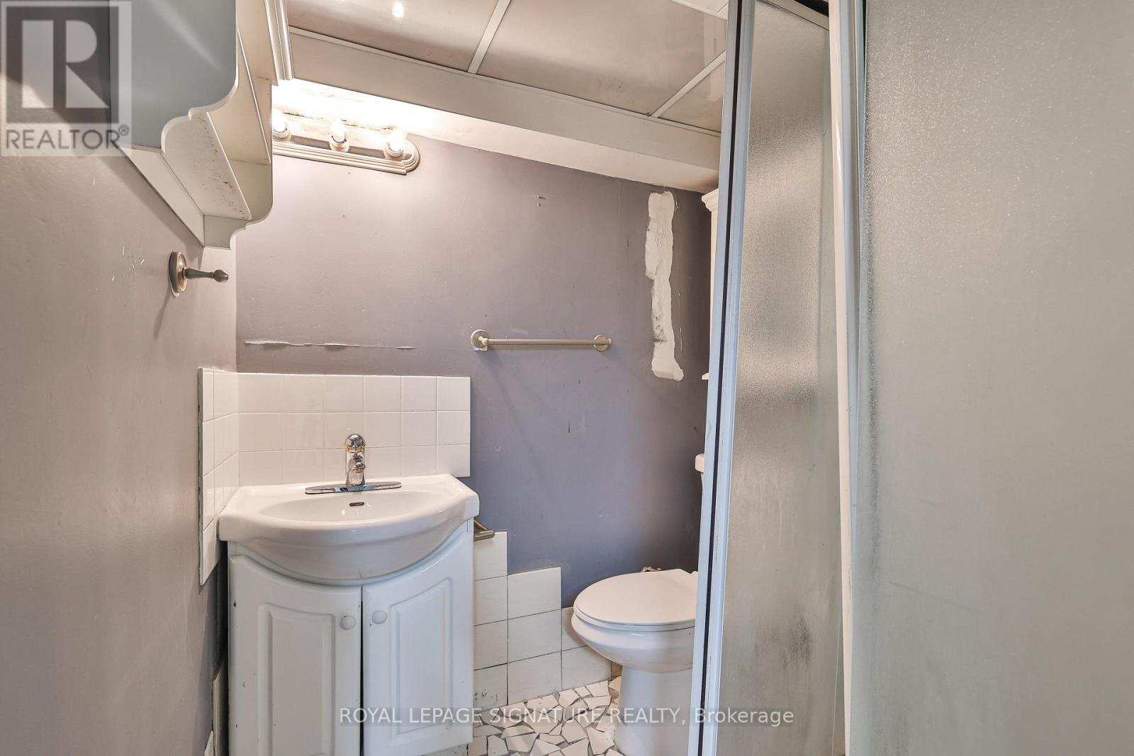 178 ANGELENE STREET - 38