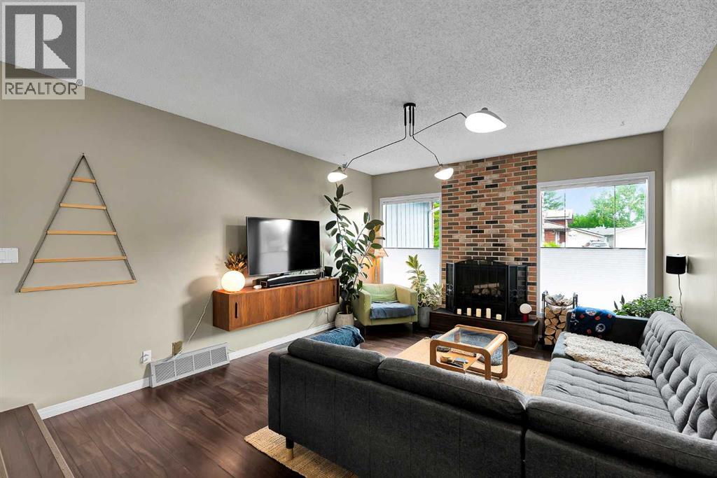 131 Deer Run Close SE - photo 4
