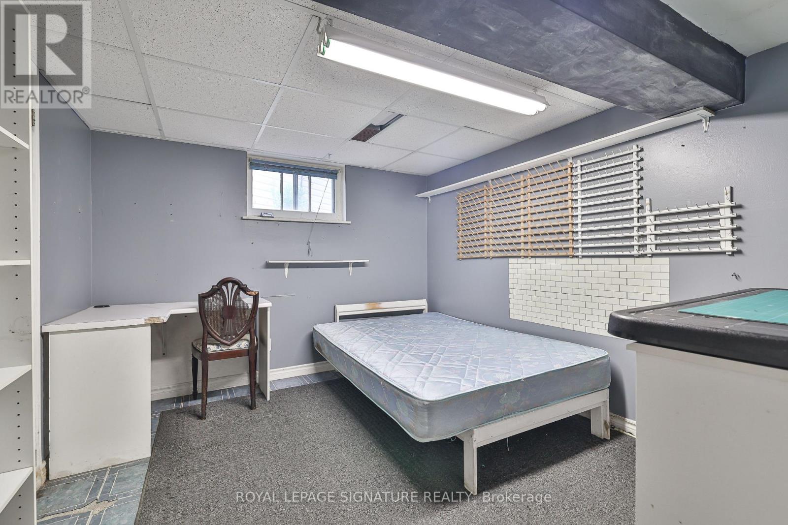 178 ANGELENE STREET - 35