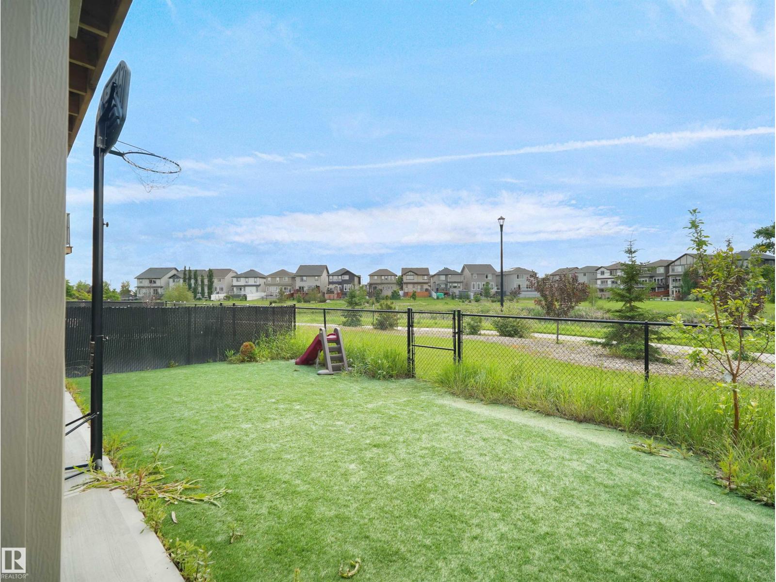 4615 175 AV NW - 11
