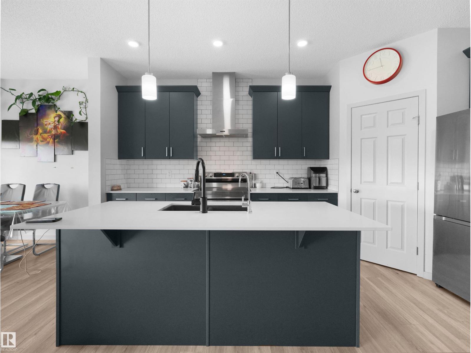 4615 175 AV NW - 22