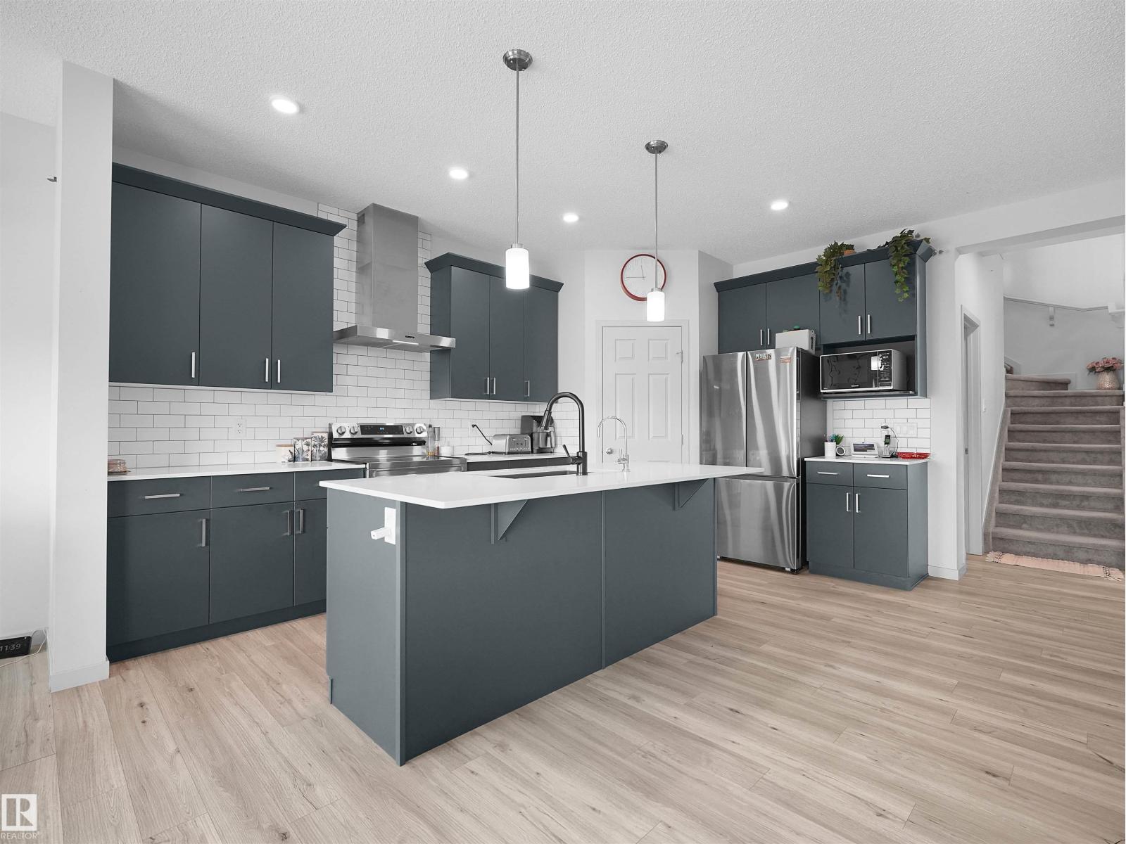 4615 175 AV NW - 24