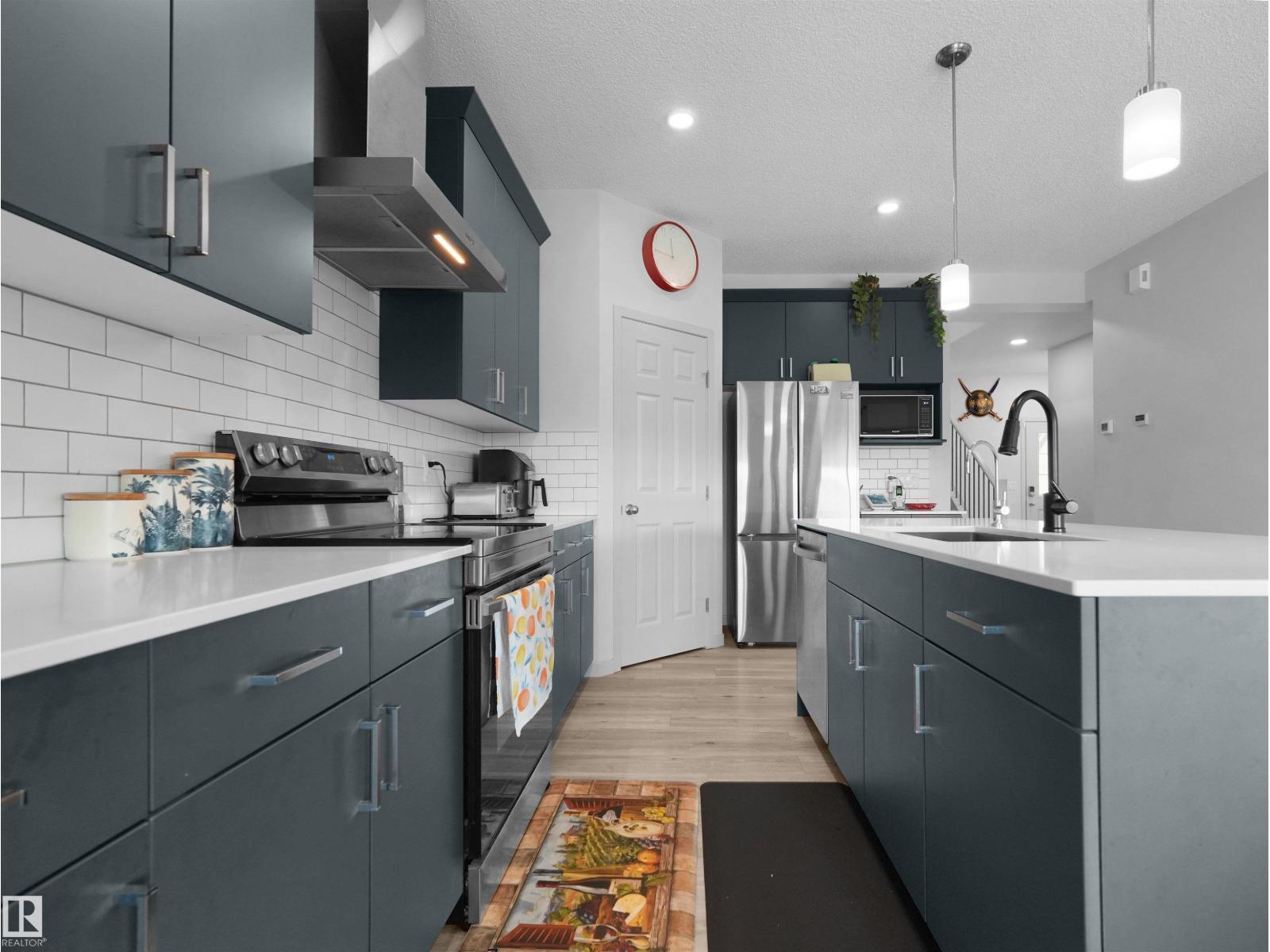 4615 175 AV NW - 25