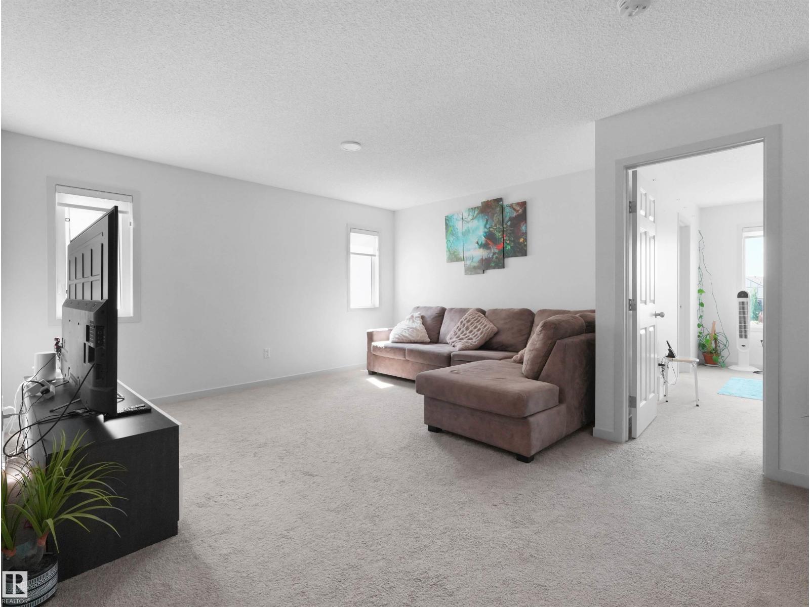 4615 175 AV NW - 44