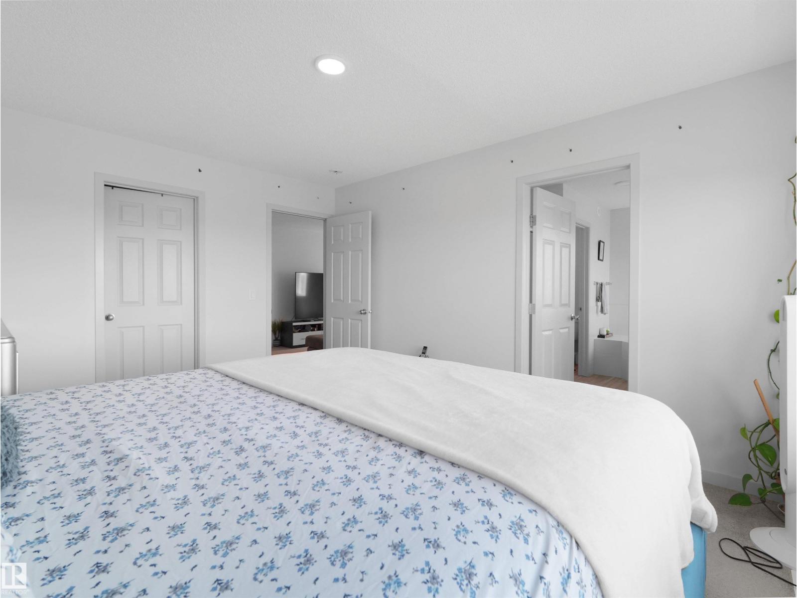 4615 175 AV NW - 48