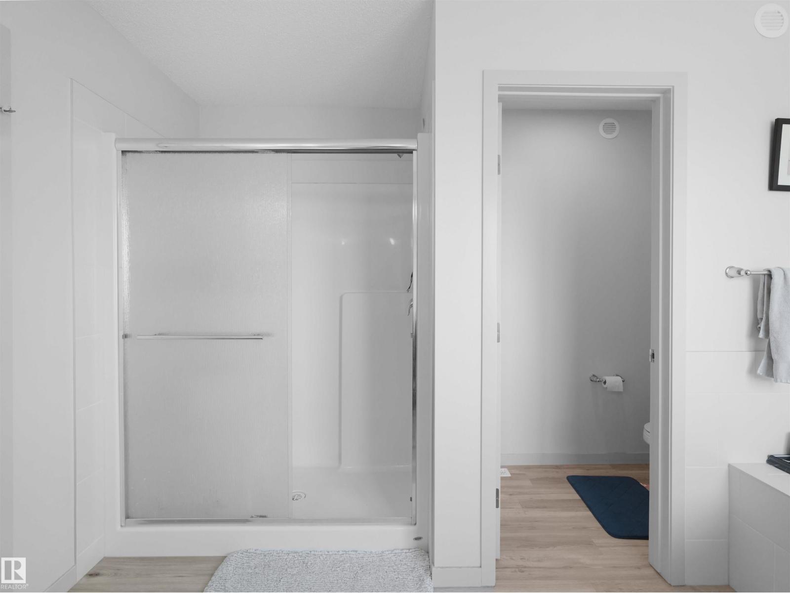 4615 175 AV NW - 50