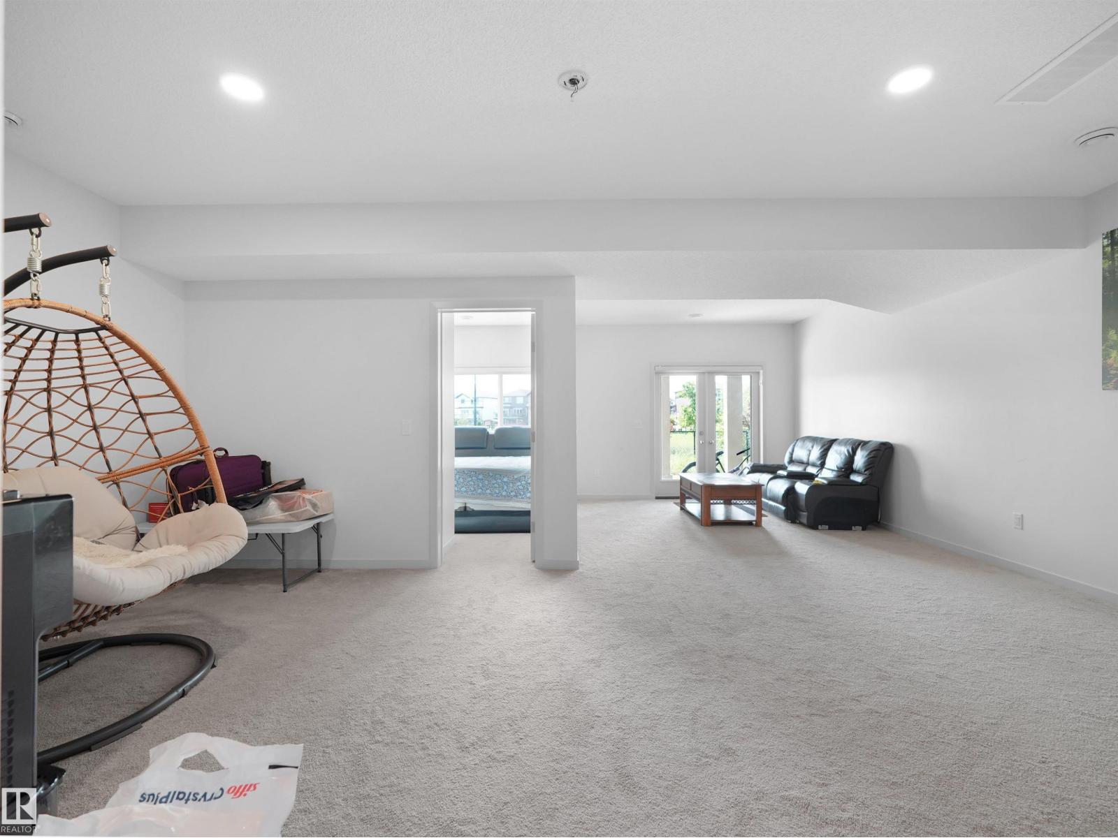 4615 175 AV NW - 55