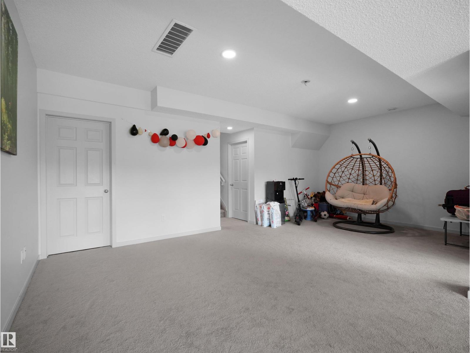 4615 175 AV NW - 56