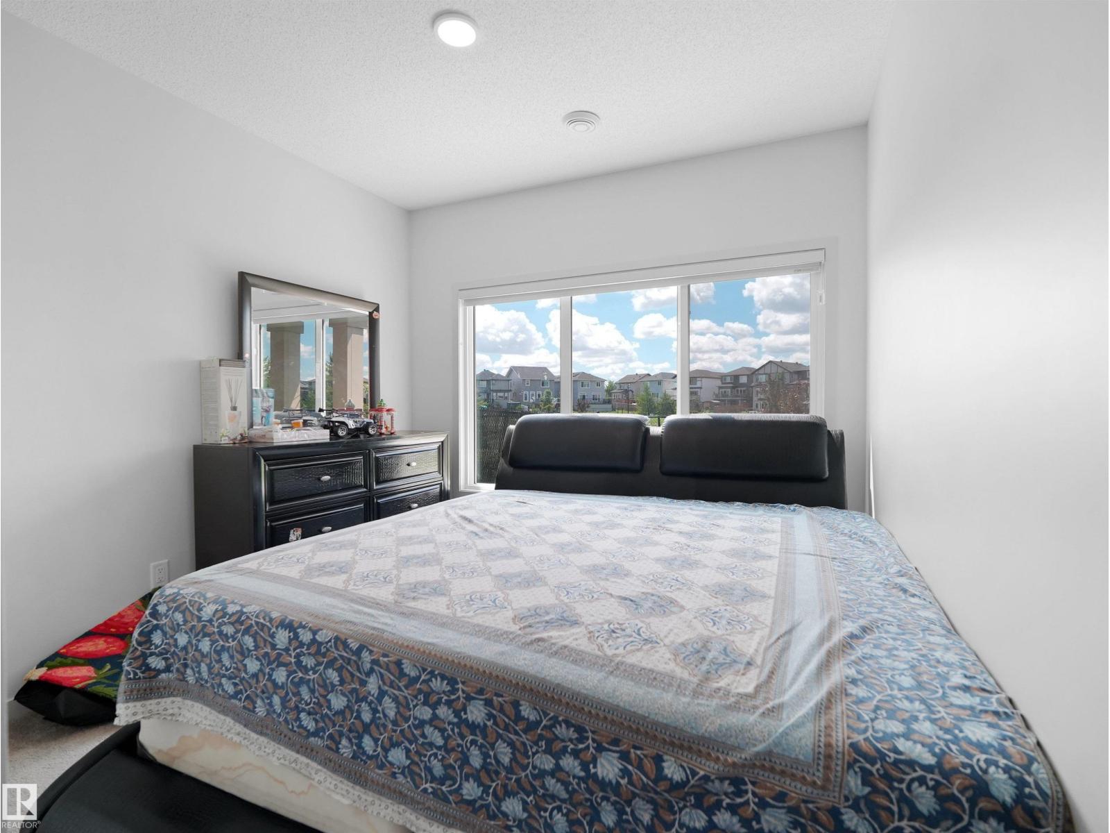 4615 175 AV NW - 60