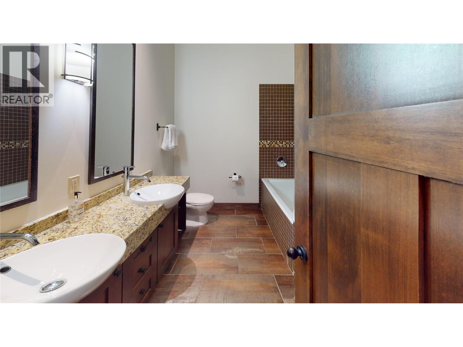 901 2ND Avenue Unit# 103B, Fernie