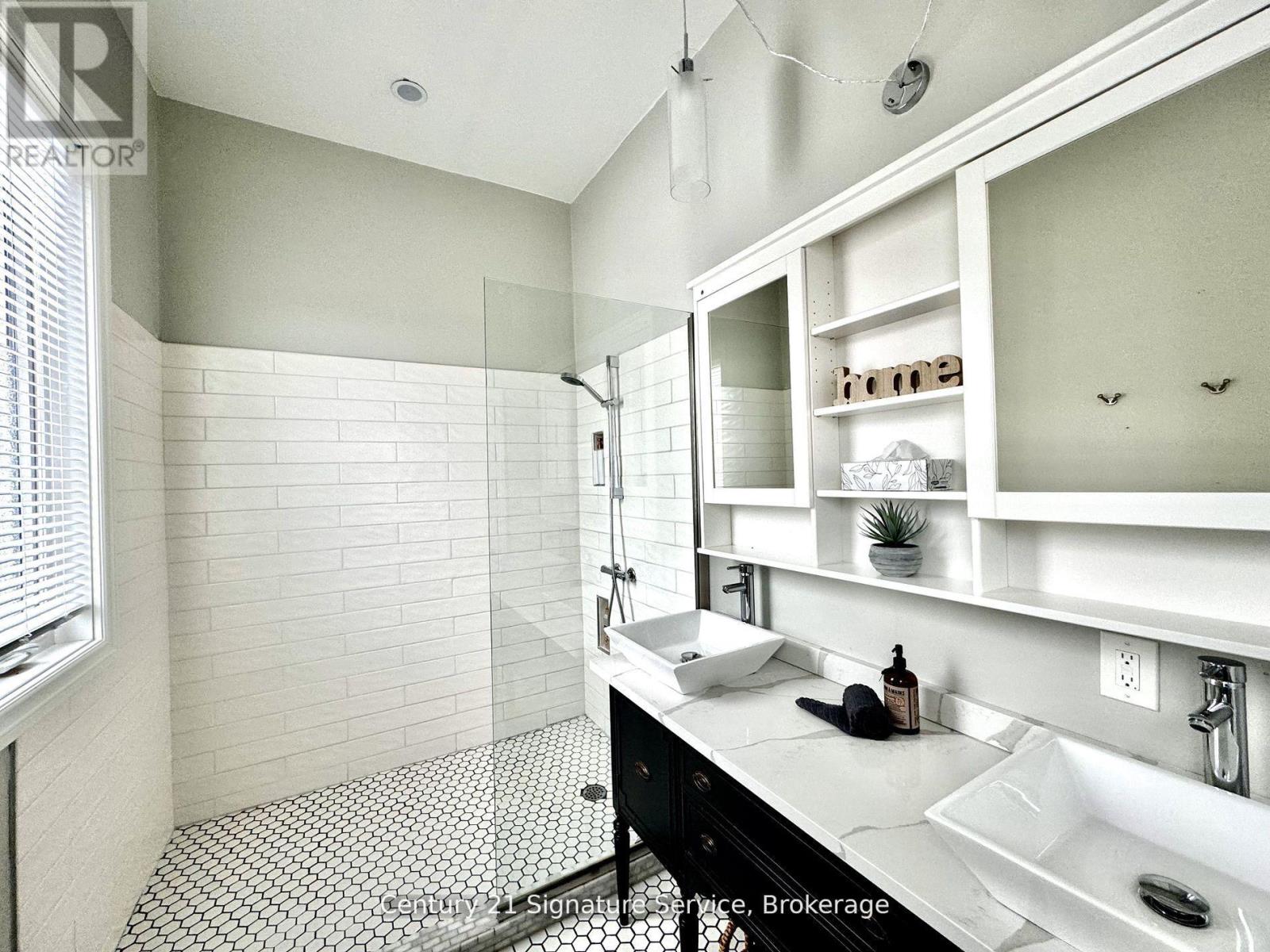 127 MASKINONGE ROAD - 24