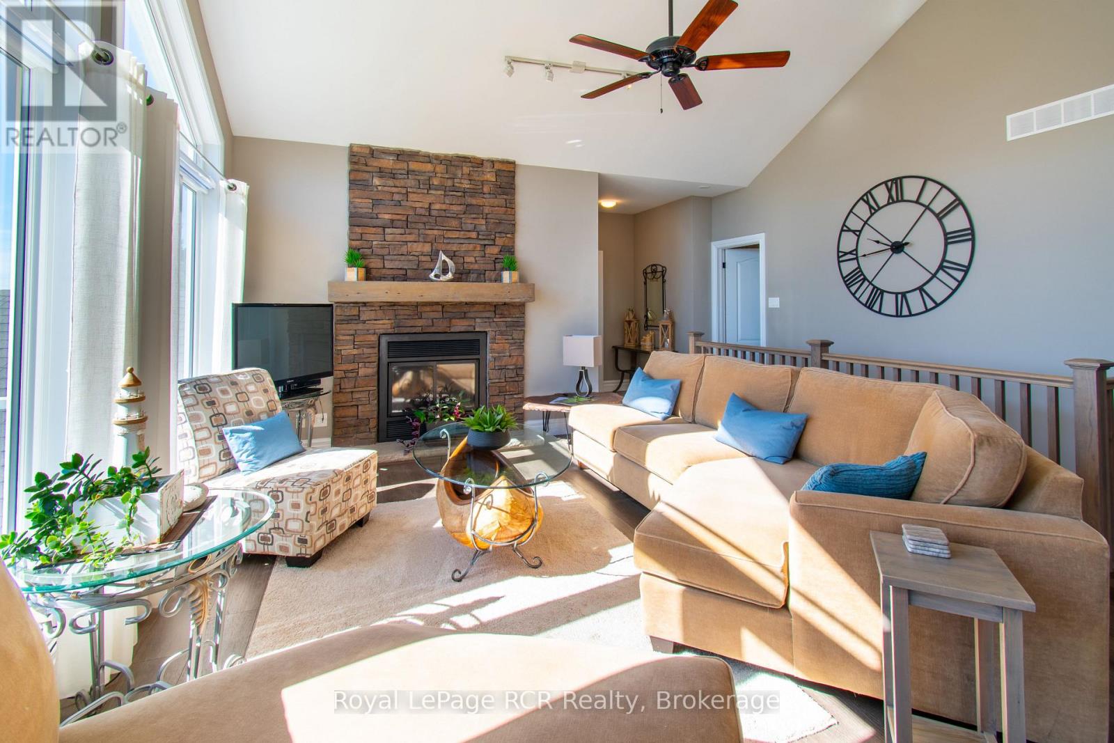 154 MACINTOSH DRIVE - 19