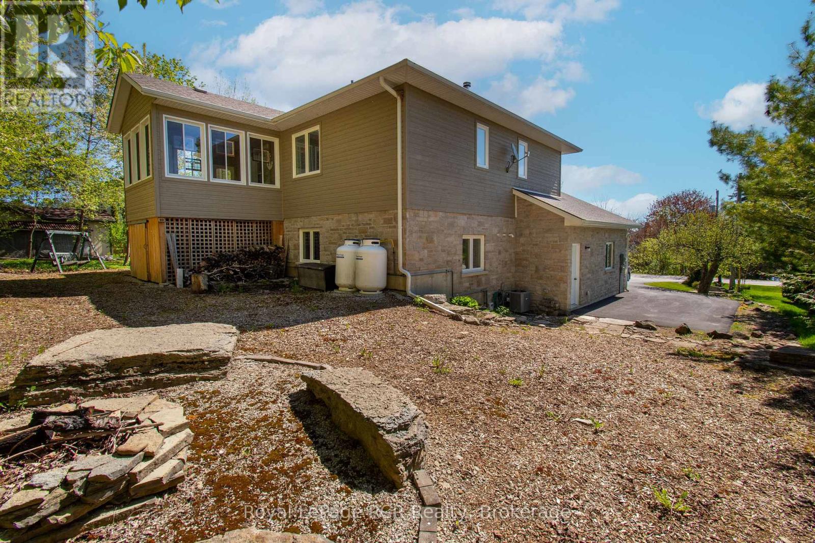 154 MACINTOSH DRIVE - 42