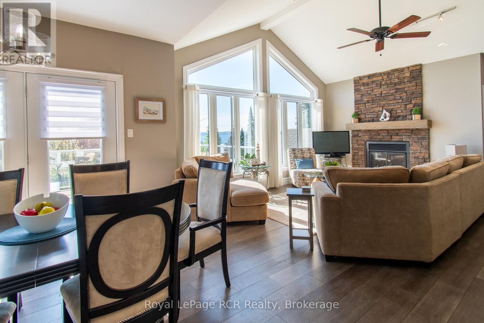 154 MACINTOSH DRIVE - 8