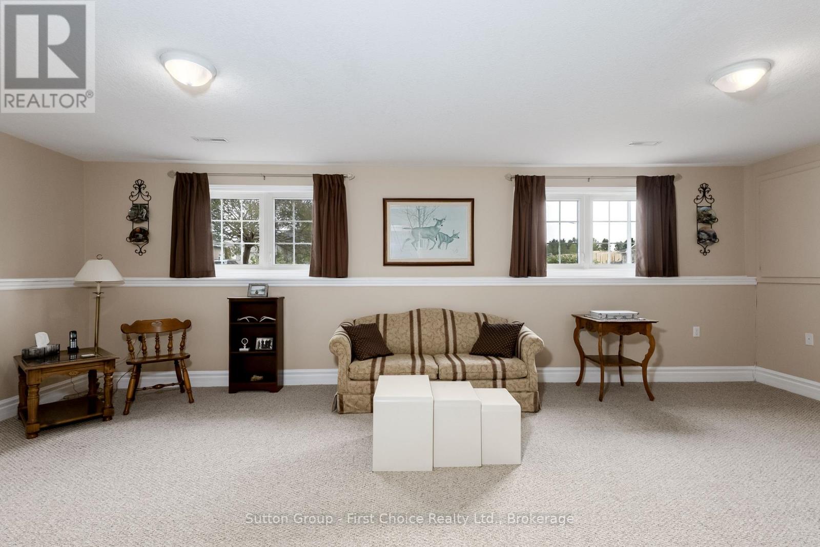 64 PARK LANE - 26