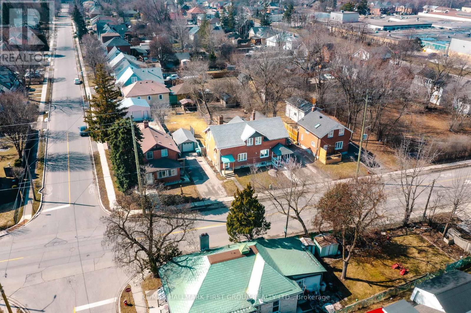 7 MCMURCHY AVENUE S - 1