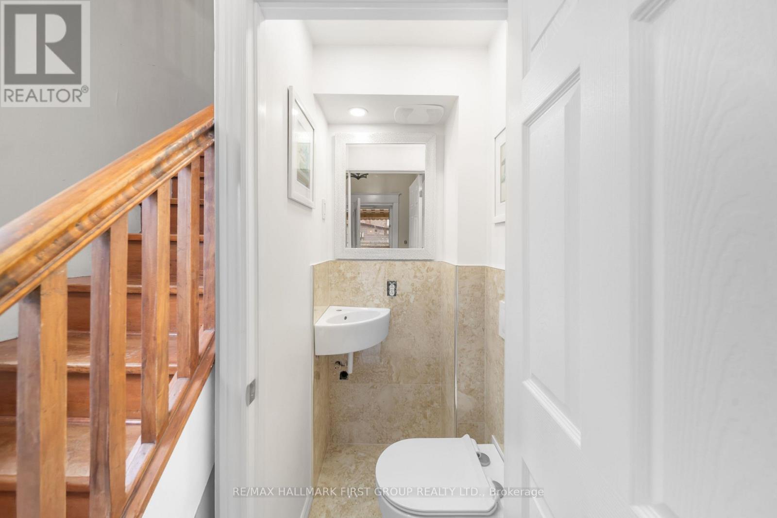 7 MCMURCHY AVENUE S - 10