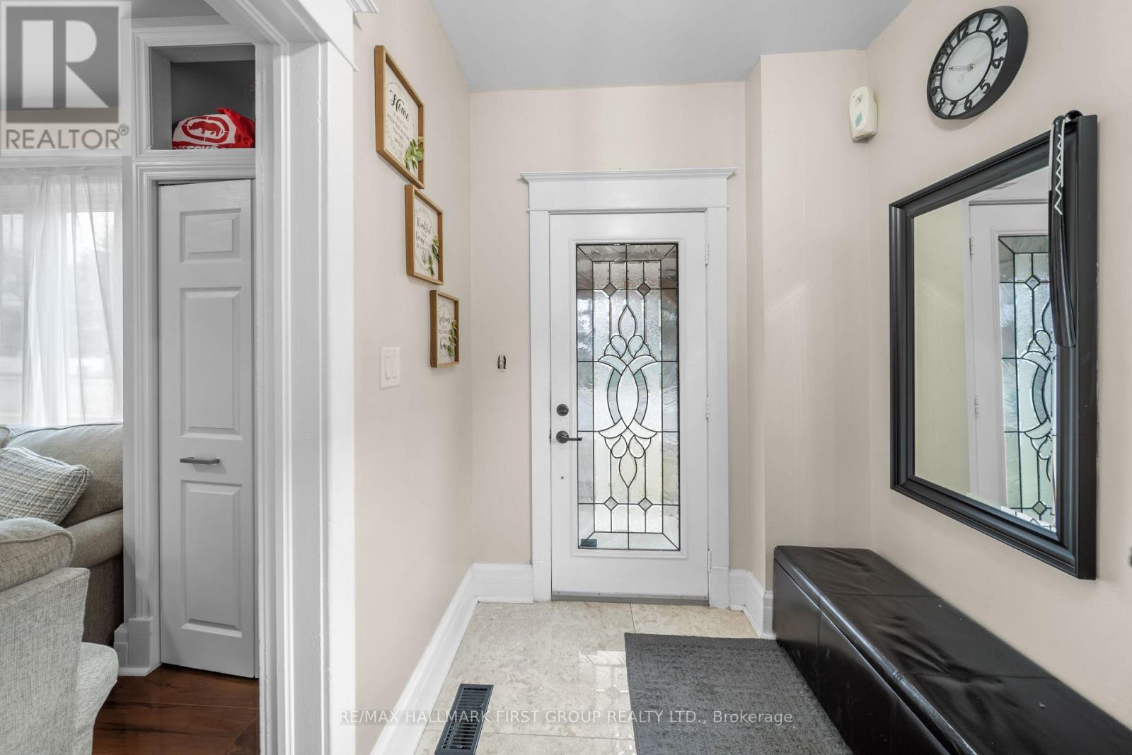 7 MCMURCHY AVENUE S - 12