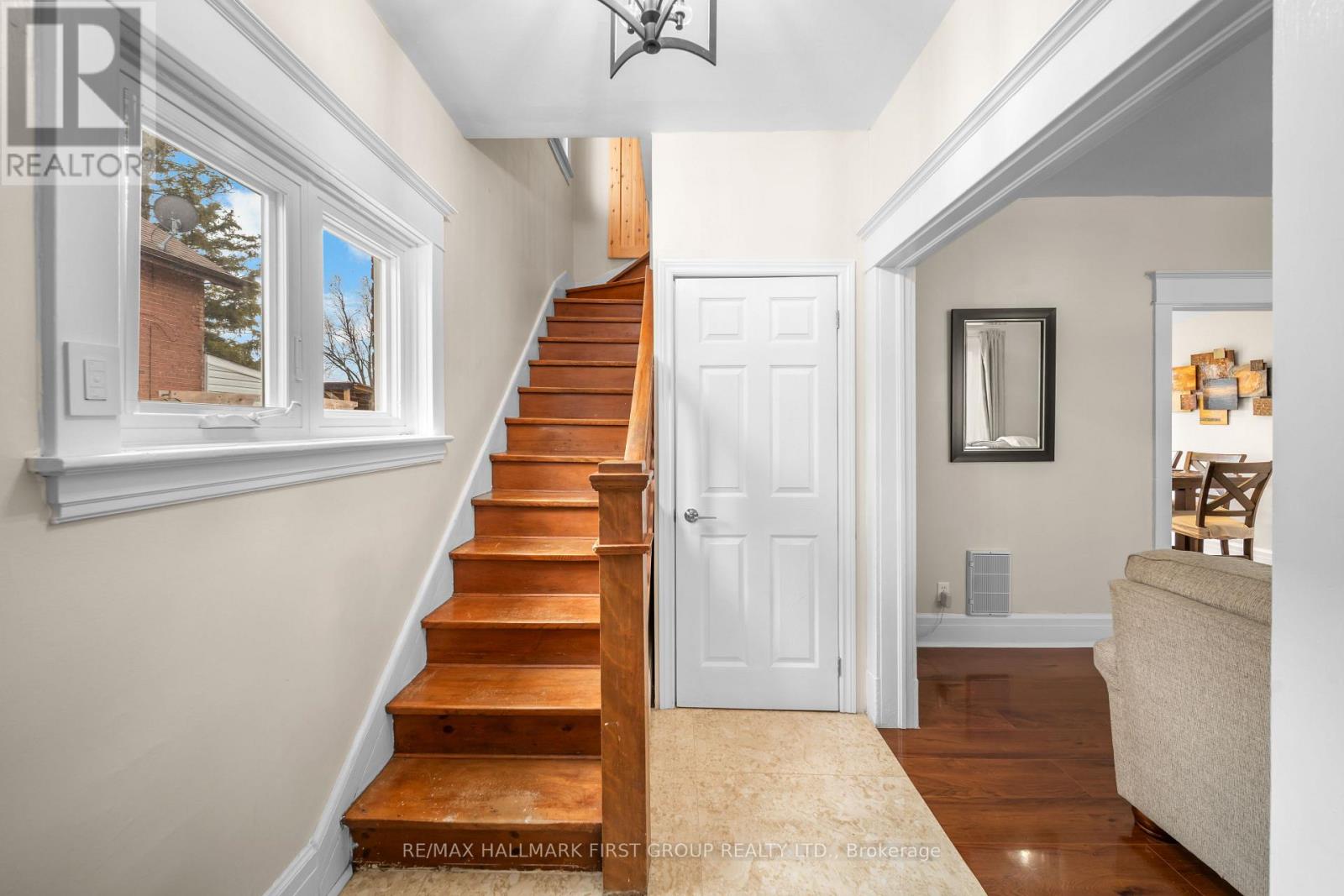 7 MCMURCHY AVENUE S - 13